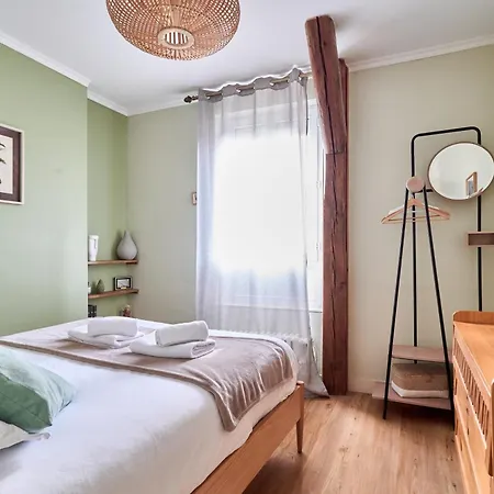 L'elegante Demeure Cathedrale Parking Gratuit Дом отдыха Реймс